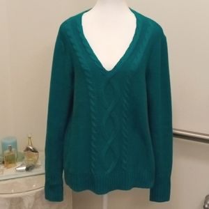 Chaps large Kelly green sweater Cotton blend, high/low, V neck, EUC Offer